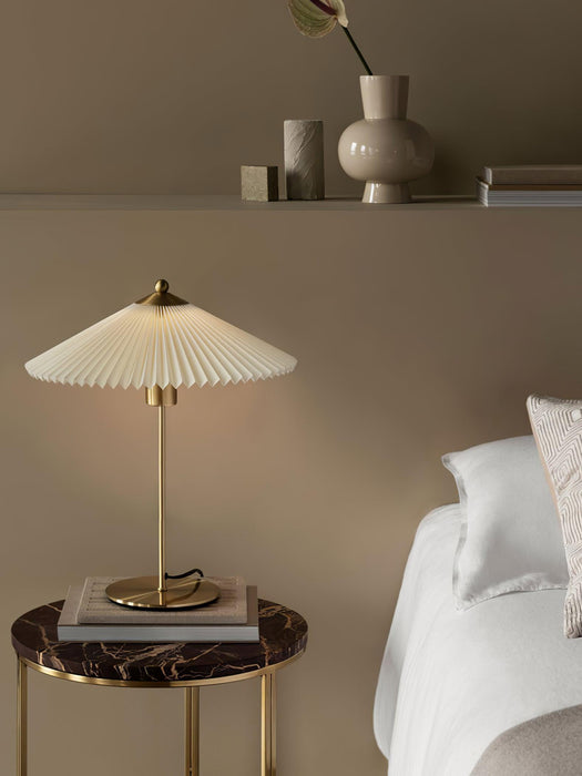 Perla Pleated Table Lamp - DWHOME
