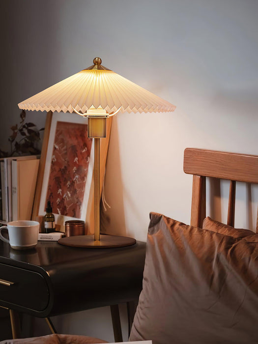 Perla Pleated Table Lamp - DWHOME