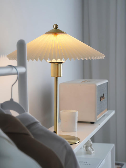 Perla Pleated Table Lamp - DWHOME