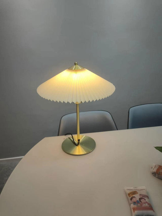 Perla Pleated Table Lamp - DWHOME