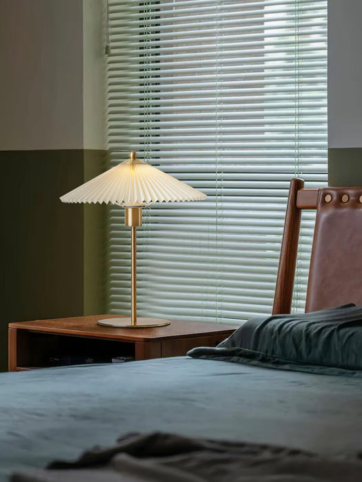 Perla Pleated Table Lamp - DWHOME