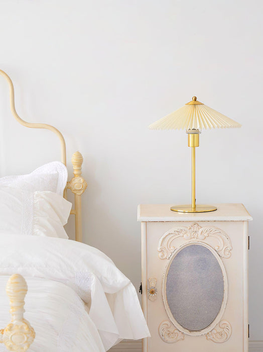 Perla Pleated Table Lamp - DWHOME