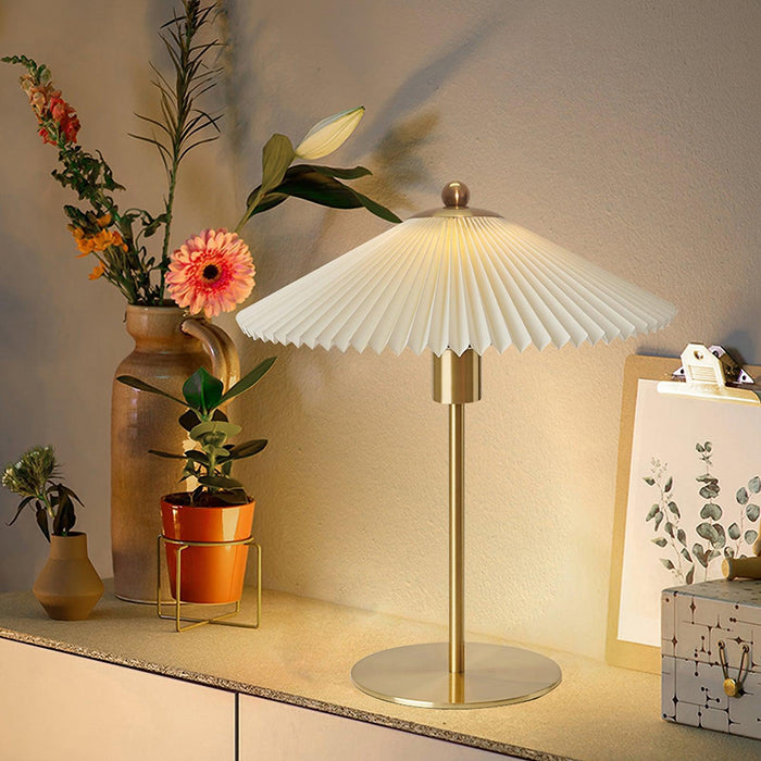 Perla Pleated Table Lamp - DWHOME