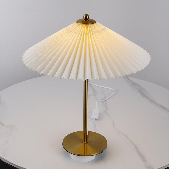 Perla Pleated Table Lamp - DWHOME