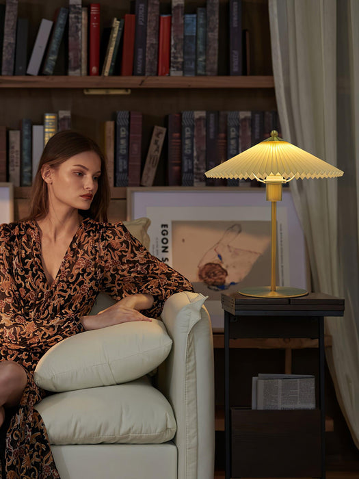 Perla Pleated Table Lamp - DWHOME