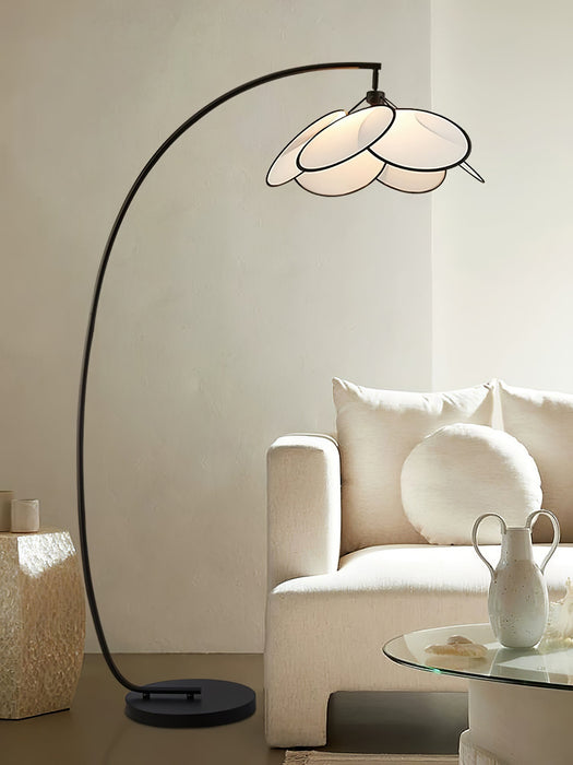 Rattan Bloom Arc Floor Lamp - Vakkerlight