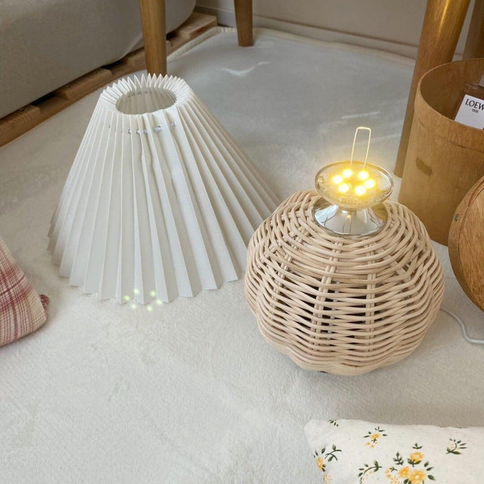Rattan Pleated Table lamp-DWHOME