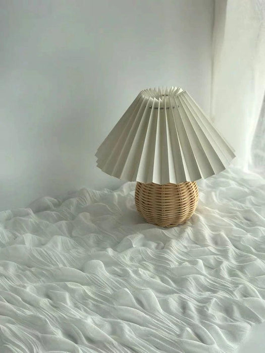 Rattan Pleated Table lamp-DWHOME