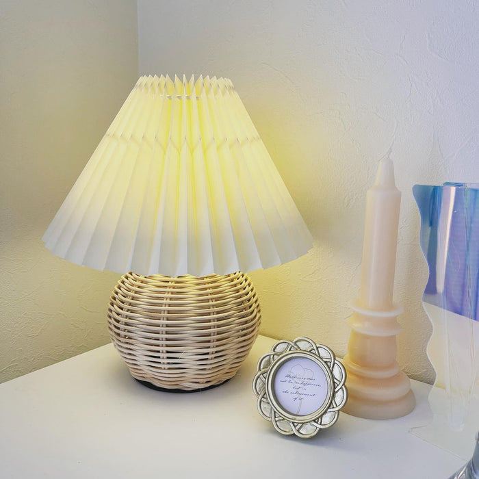 Rattan Pleated Table lamp-DWHOME
