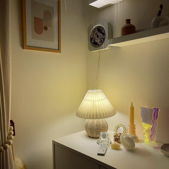 Rattan Pleated Table lamp-DWHOME