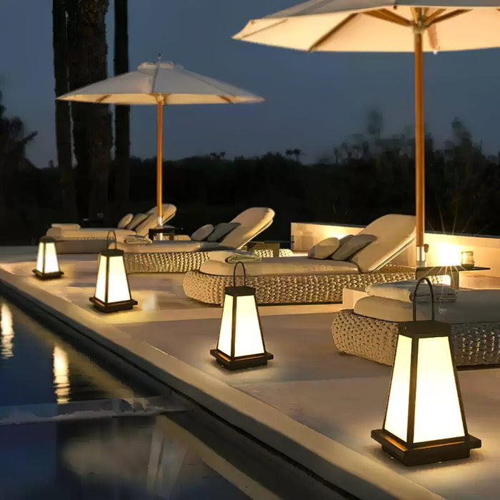 Roam Lantern Solar Outdoor Lamp-DWHOME