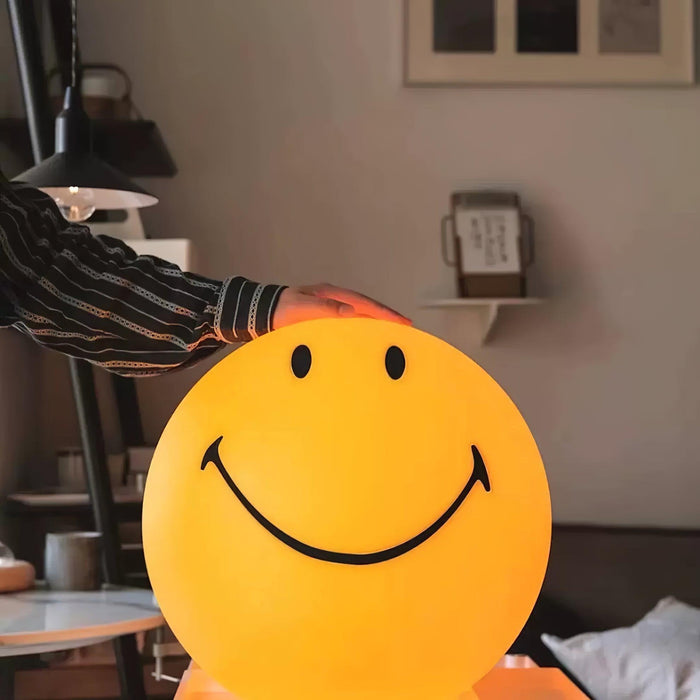 Smiling Table Lamp-DWHOME