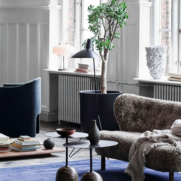 Svelte Noir Floor Lamp-DWHOME