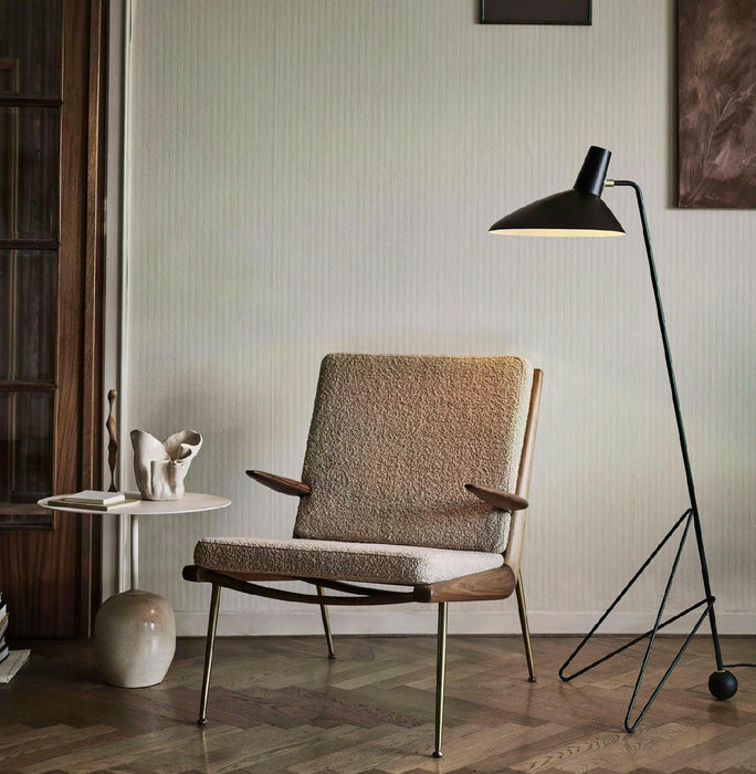 Svelte Noir Floor Lamp-DWHOME