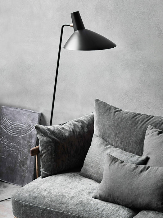 Svelte Noir Floor Lamp-DWHOME