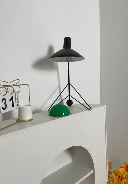 Svelte Noir Table Lamp - DWHOME