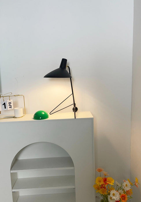 Svelte Noir Table Lamp - DWHOME