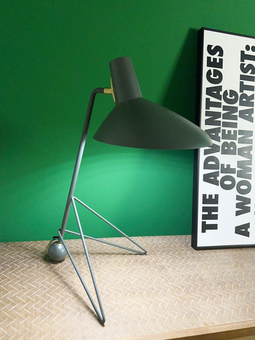 Svelte Noir Table Lamp - DWHOME