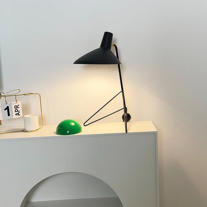 Svelte Noir Table Lamp - DWHOME