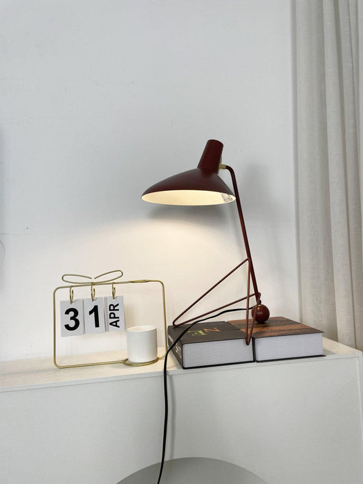 Svelte Noir Table Lamp - DWHOME