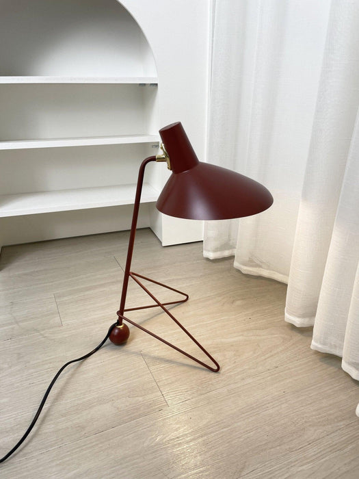 Svelte Noir Table Lamp - DWHOME