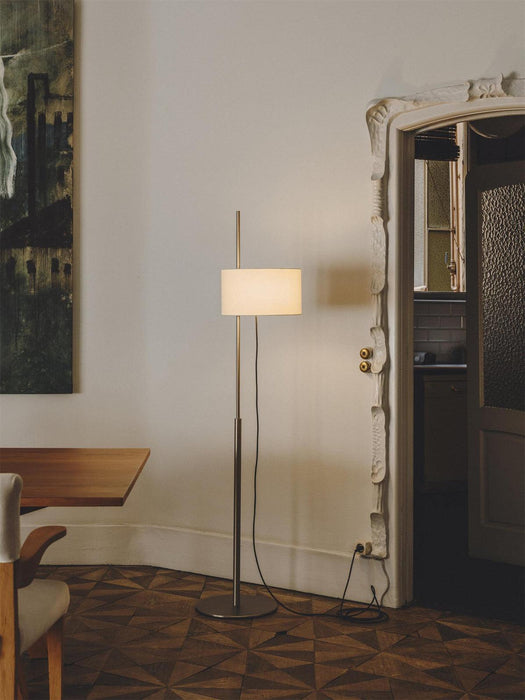 Svelte Silhouette Floor Lamp-DWHOME