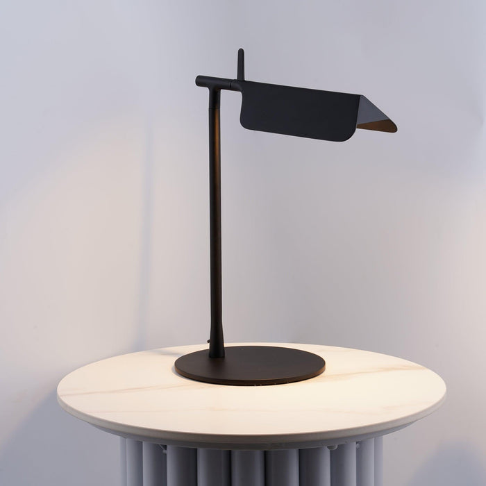 Pivot Ease Table Lamp-DWHOME