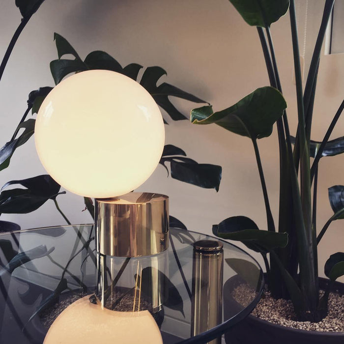 Tip of The Tongue Table Lamp - DWHOME