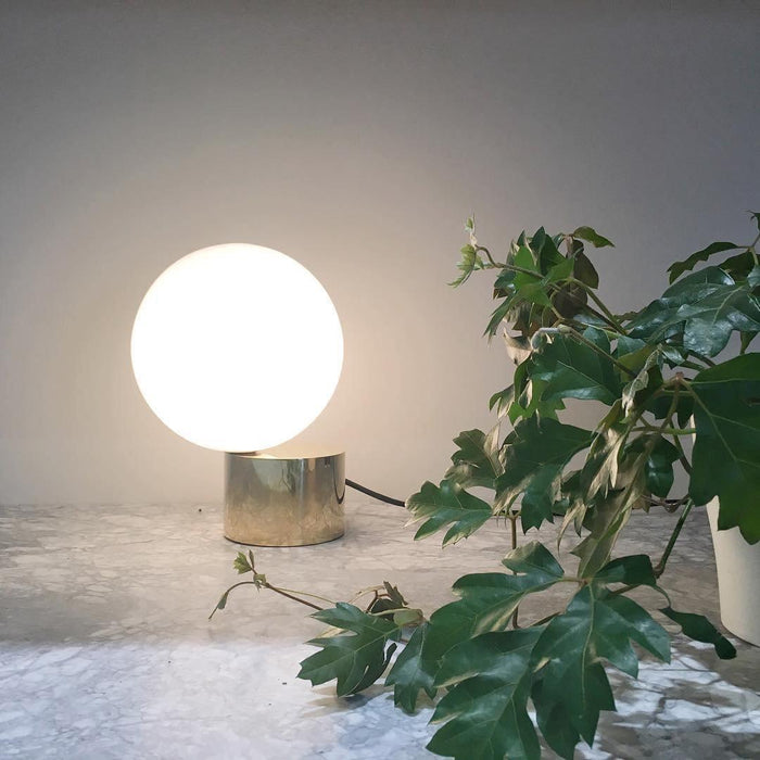 Tip of The Tongue Table Lamp - DWHOME