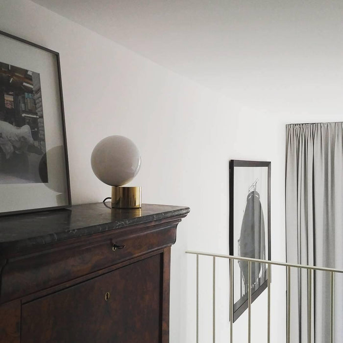 Tip of The Tongue Table Lamp - DWHOME