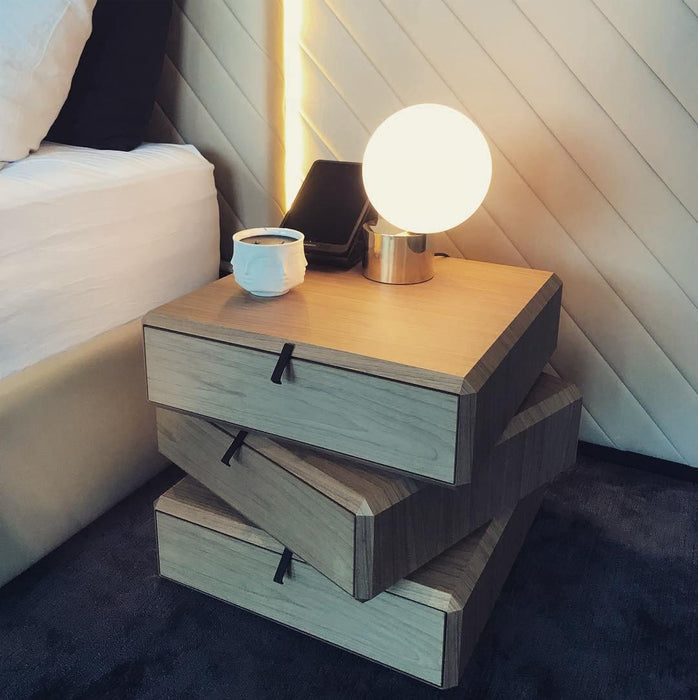 Tip of The Tongue Table Lamp - DWHOME