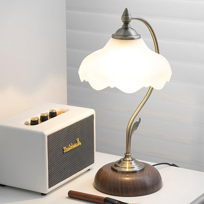 Vintage Laiton Table Lamp-DWHOME