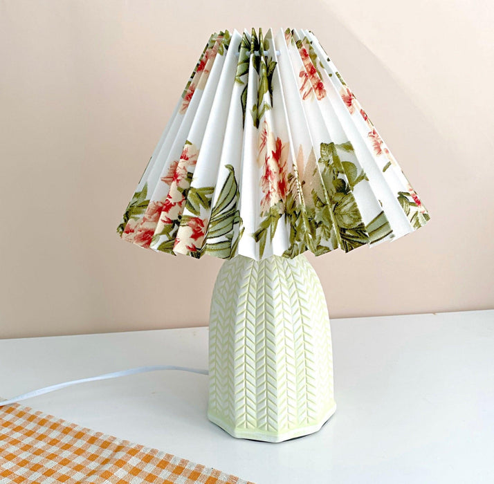 Vintage Pleated Table Lamp - DWHOME