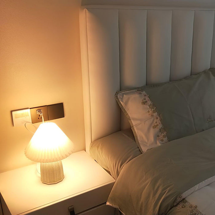 Vintage Pleated Table Lamp - DWHOME