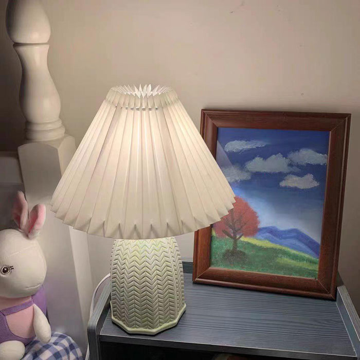 Vintage Pleated Table Lamp - DWHOME