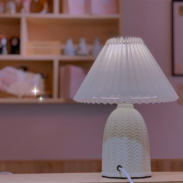 Vintage Pleated Table Lamp - DWHOME