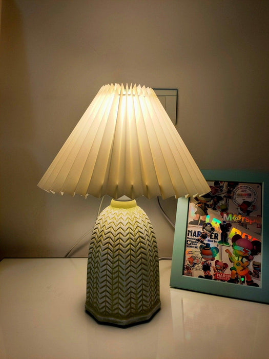 Vintage Pleated Table Lamp - DWHOME