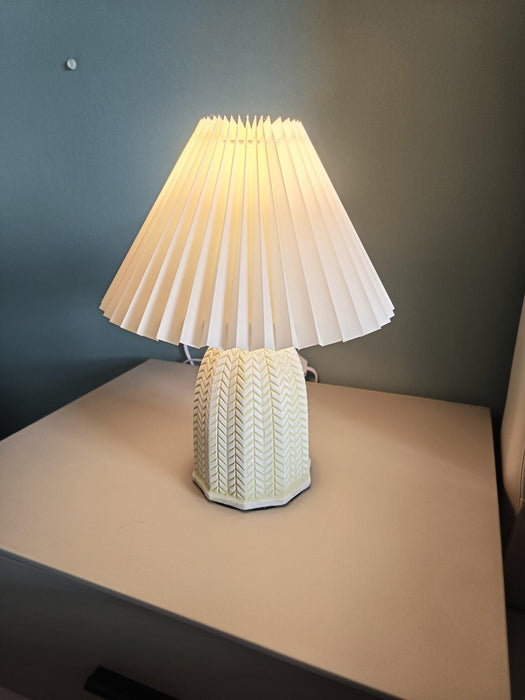 Vintage Pleated Table Lamp - DWHOME