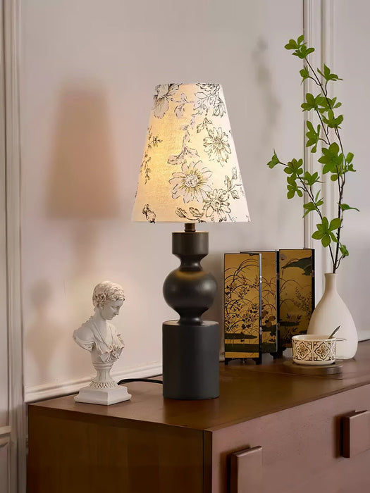 Wooden Flower Pattern Table Lamp - Vakkerlight
