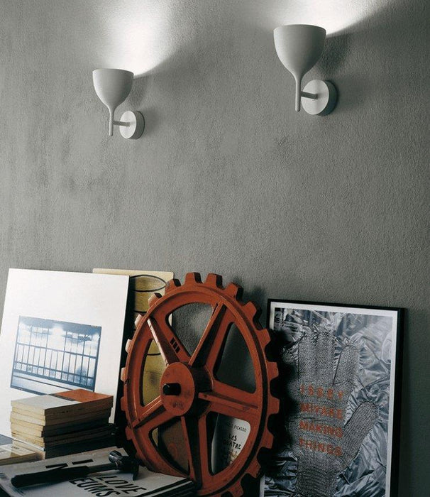 BODIL Single Tulip Wall Lamp - DWHOME