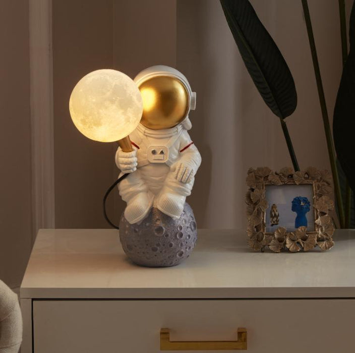 LED Resin Astronaut Creative Table Lamp - DWHOME
