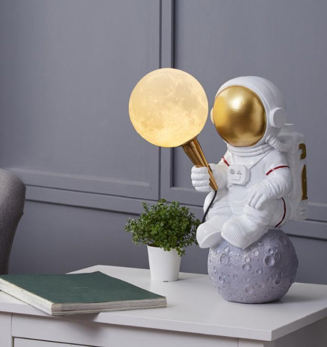 LED Resin Astronaut Creative Table Lamp - DWHOME