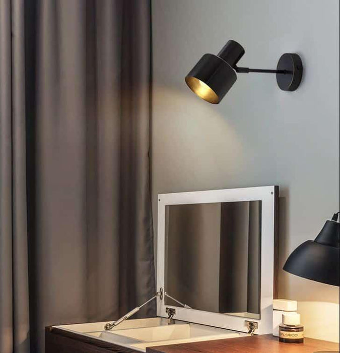 Huldana Brass Wall Lamp - DWHOME